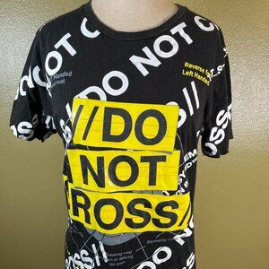 Reason “Do Not Cross” Men’s Medium t-shirt
